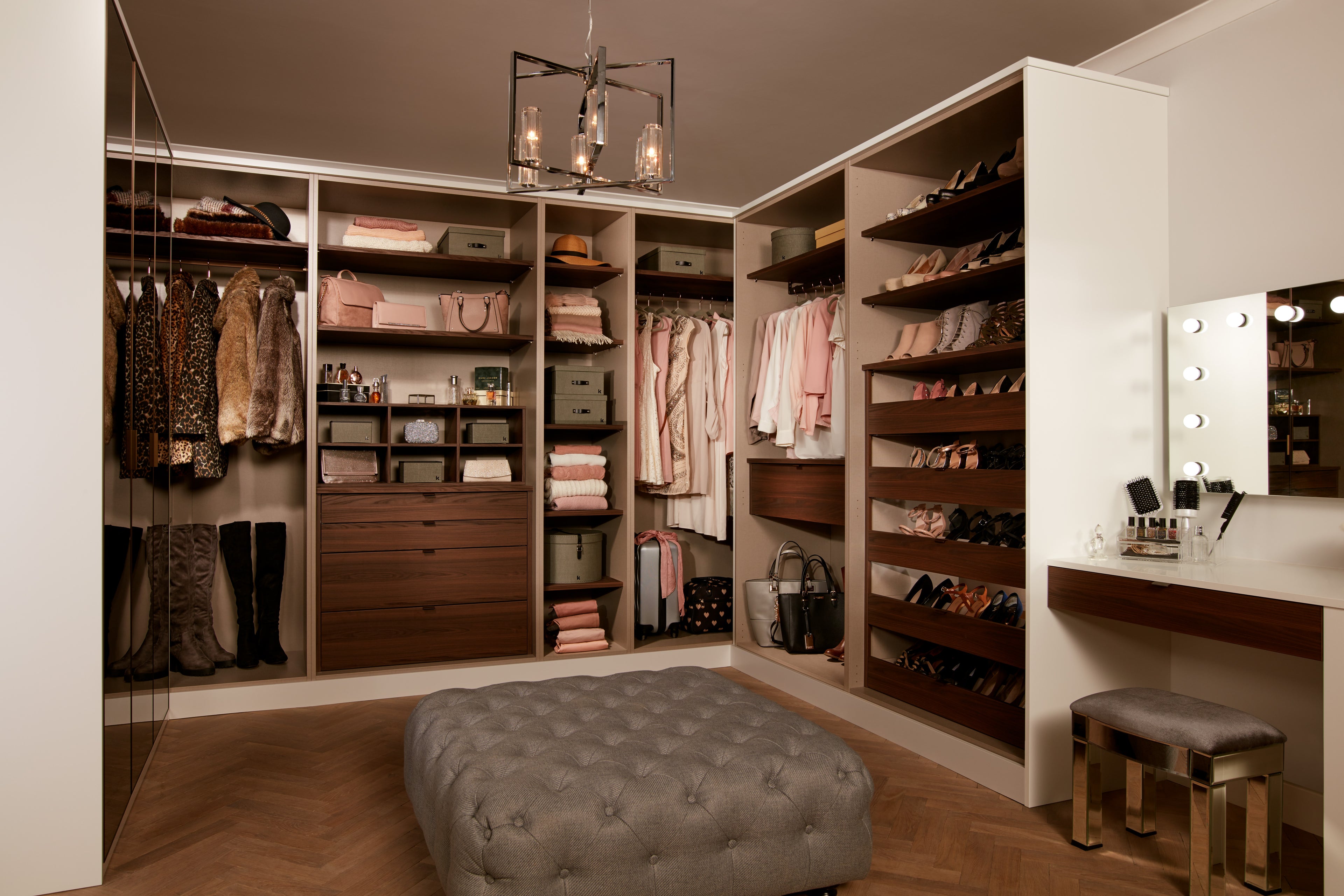 Walk In wardrobe - Parity matt white and walnut  (1).jpg__PID:bdd2c1a8-9815-4af9-94fb-36558446e695